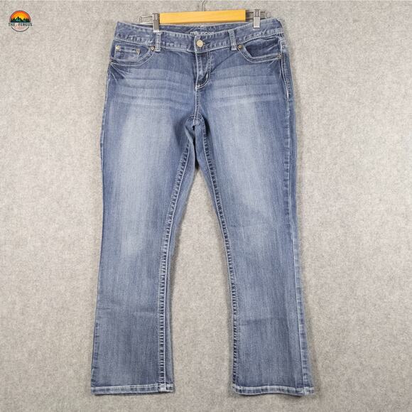 Maurices Straight Jeans Blue Medium Wash Chunky Stitch Denim Women's 11/12 Short - Picture 2 of 14